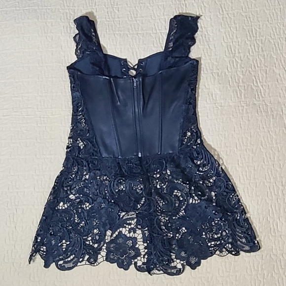 Dreamgirl faux leather venice lace corset size 34 - Picture 4 of 13